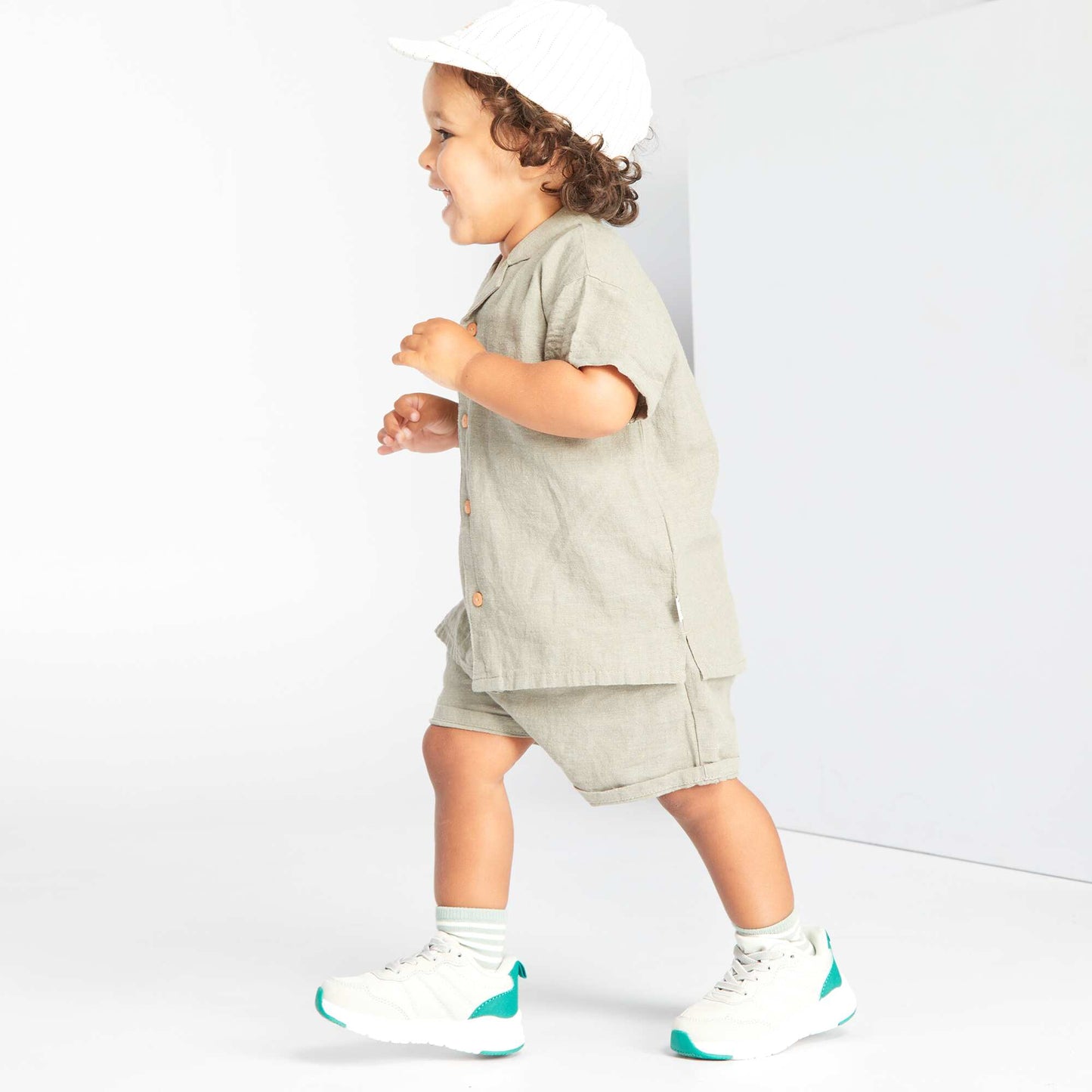 Plain cotton and linen shorts GREEN SHADE