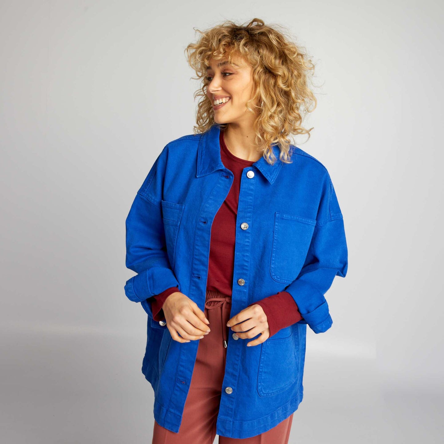 Denim jacket with pockets blue