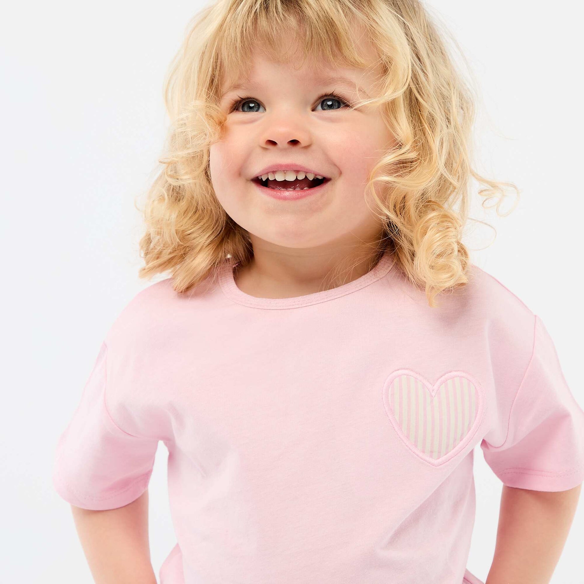 Cotton jersey T-shirt with heart patch PINK