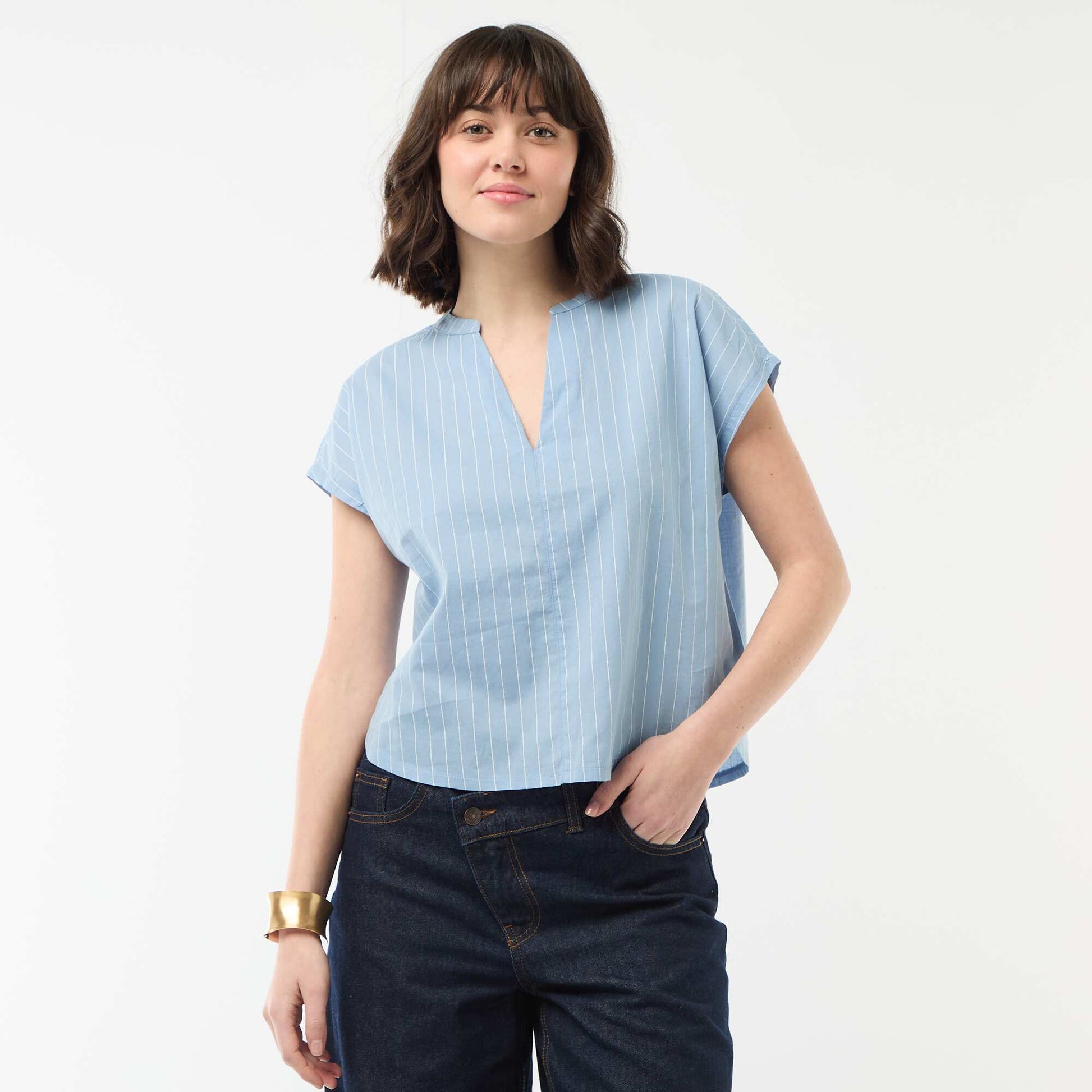 Short-Sleeved V-Neck Blouse BLUE