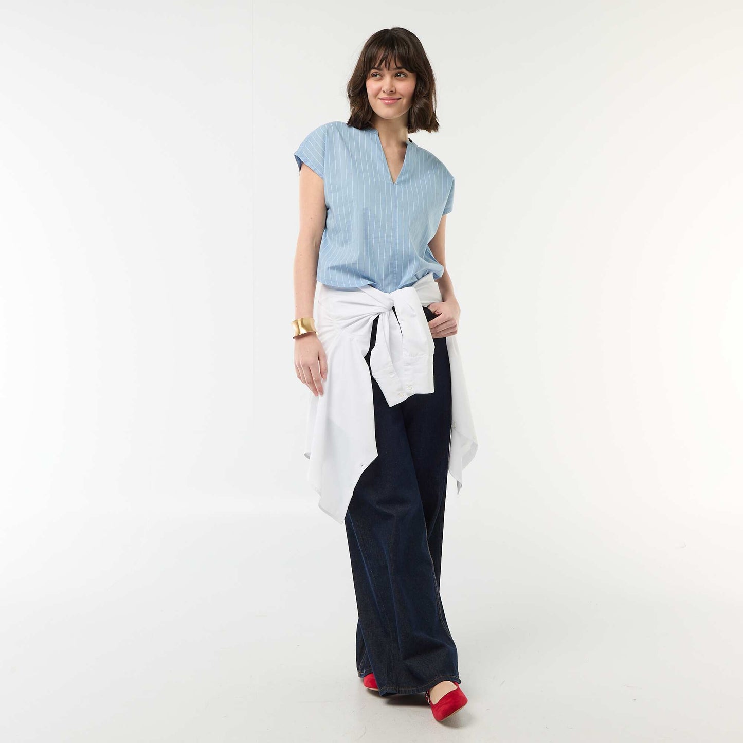 Short-Sleeved V-Neck Blouse BLUE