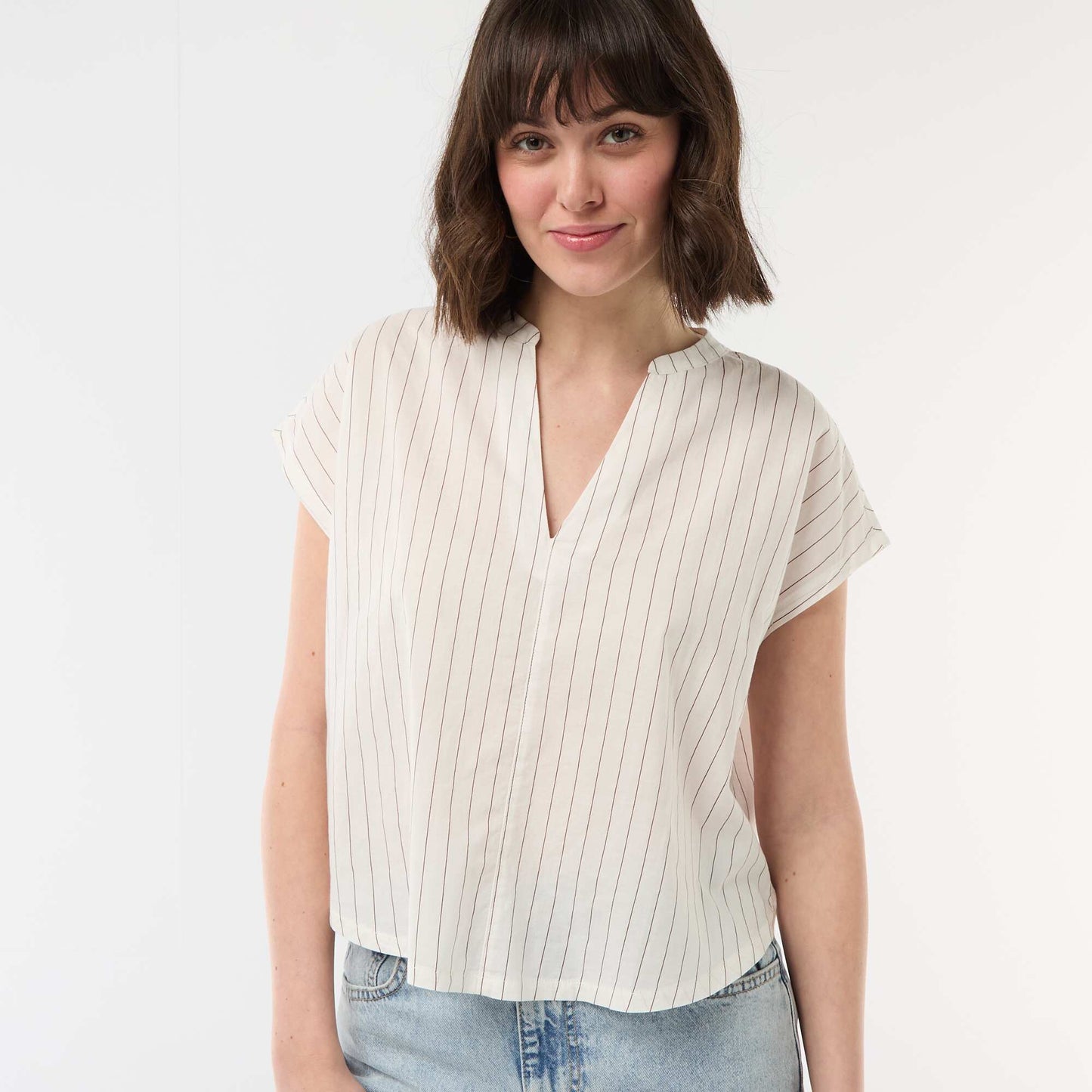 Short-Sleeved V-Neck Blouse WHITE