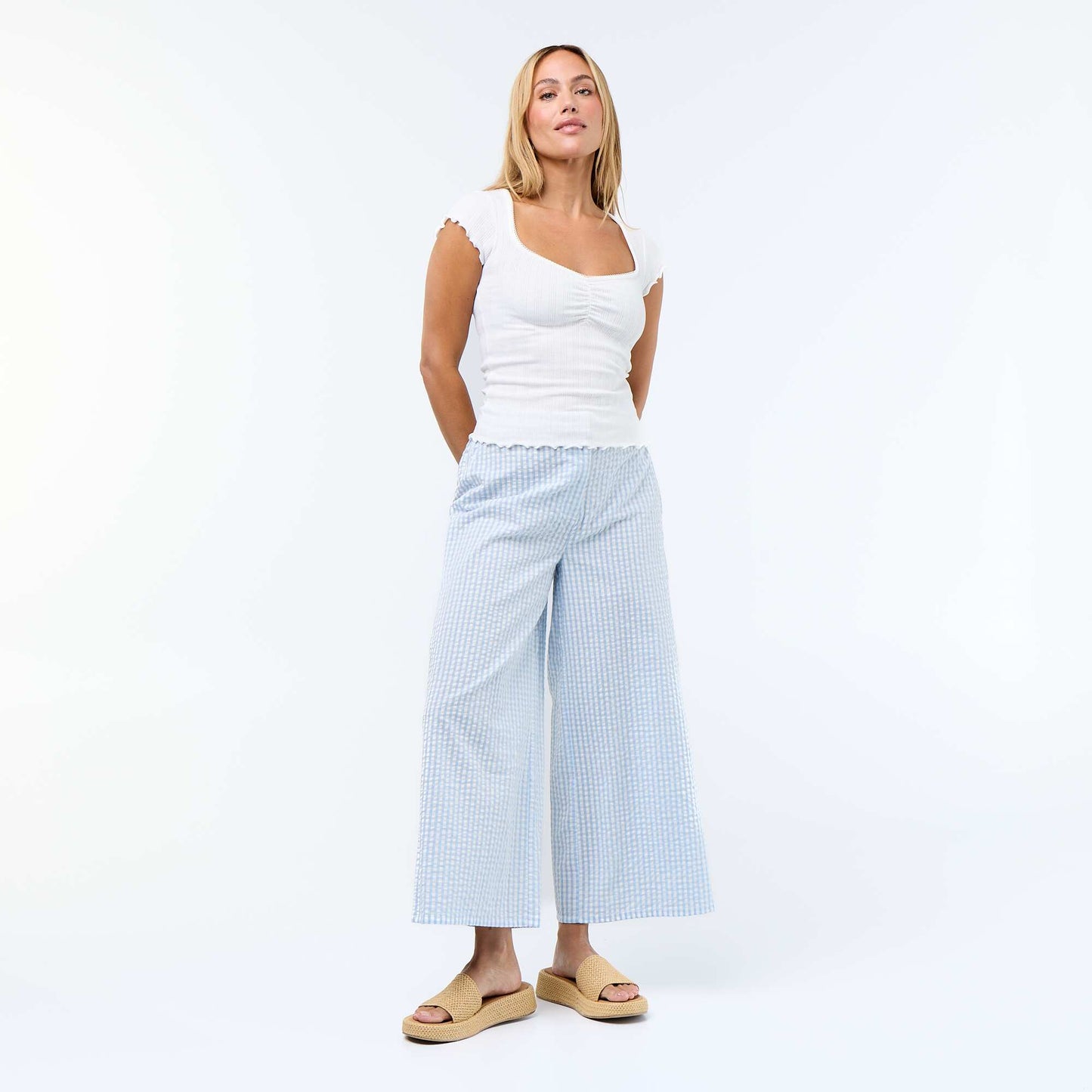 Ribbed short-sleeved T-shirt with ruffled sleeves WHITE