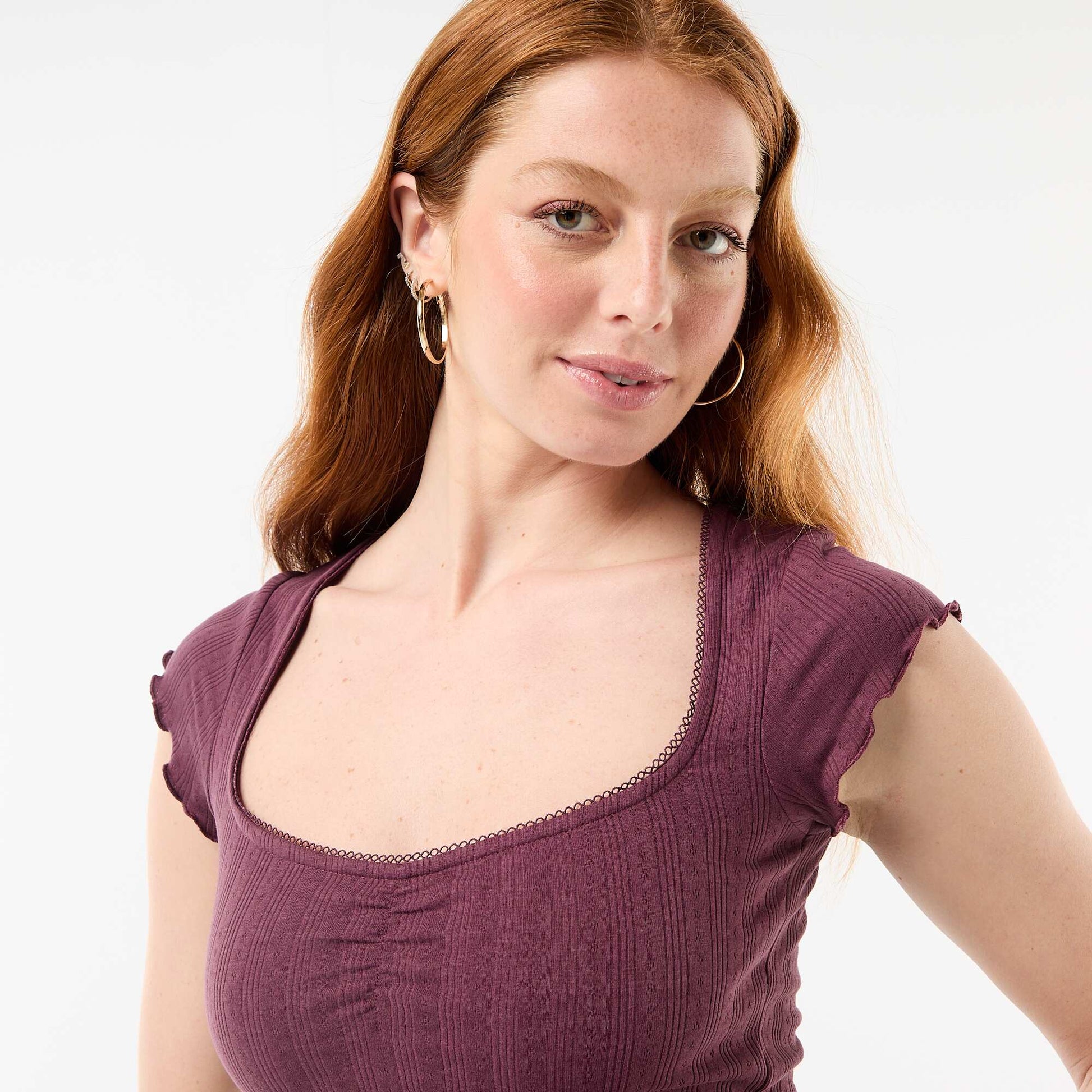 Ribbed short-sleeved T-shirt with ruffled sleeves PURPLE