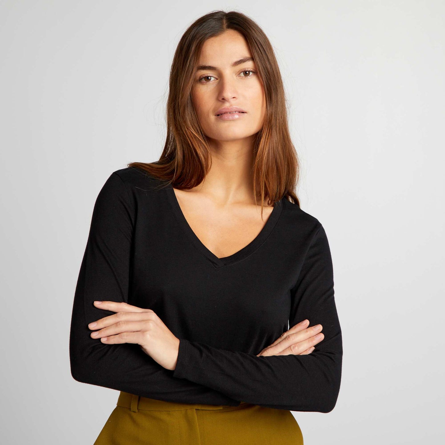 V-neck T-shirt BLACK
