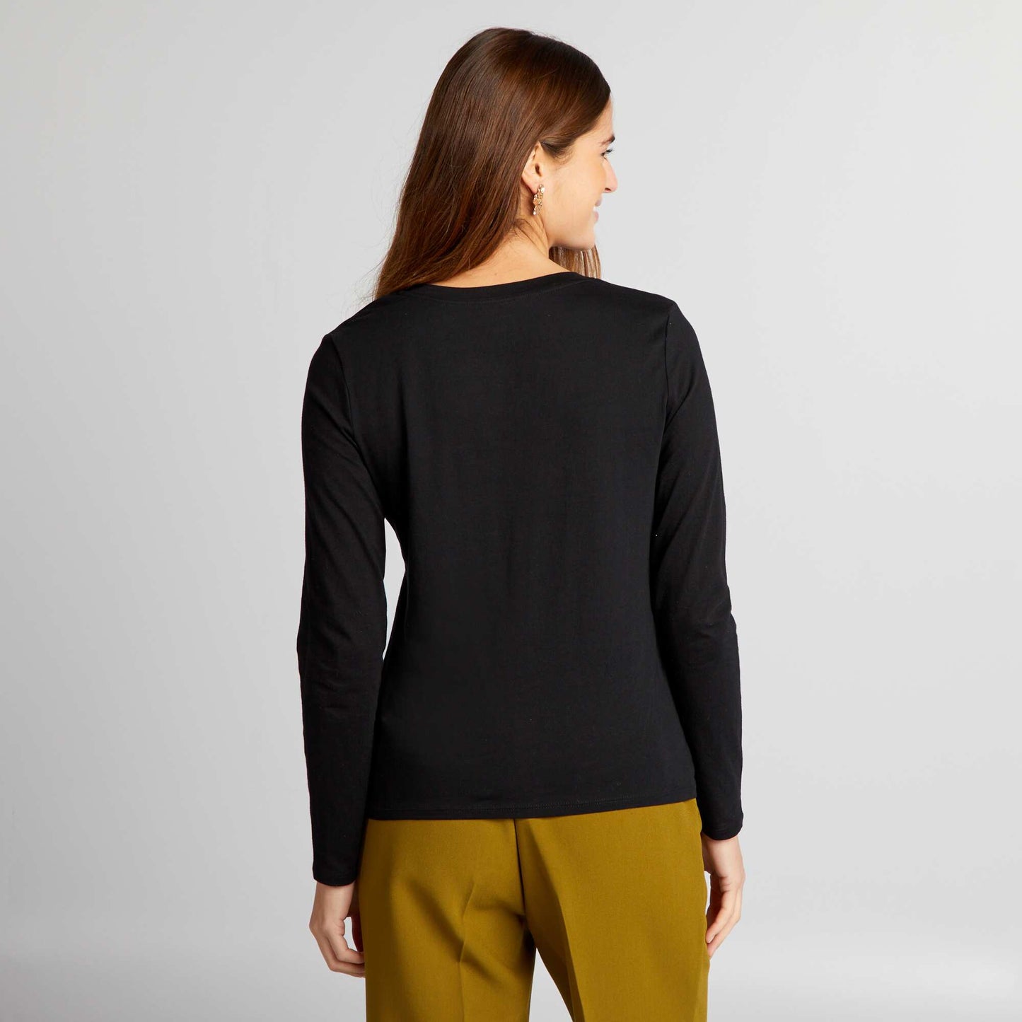 V-neck T-shirt BLACK