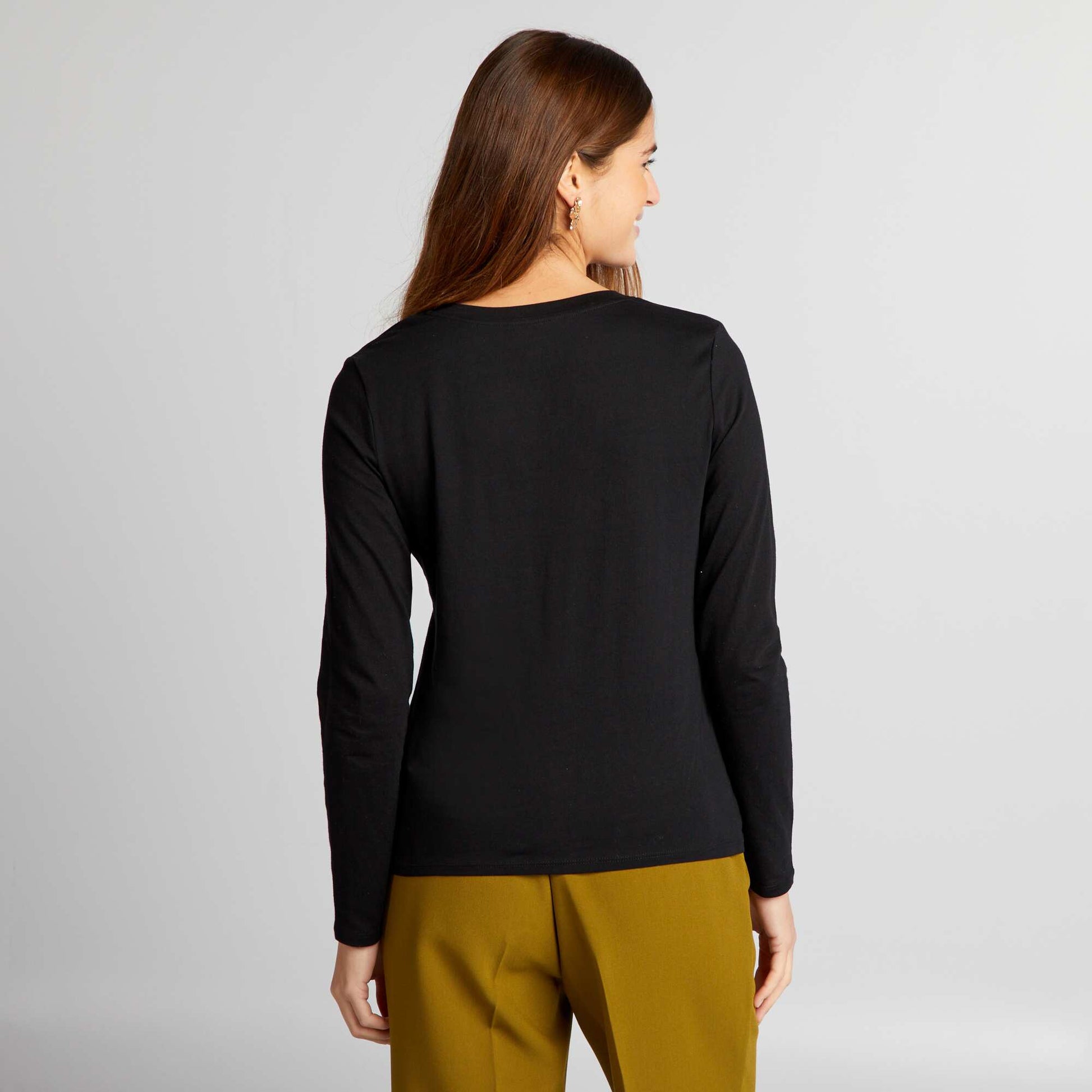 V-neck T-shirt BLACK