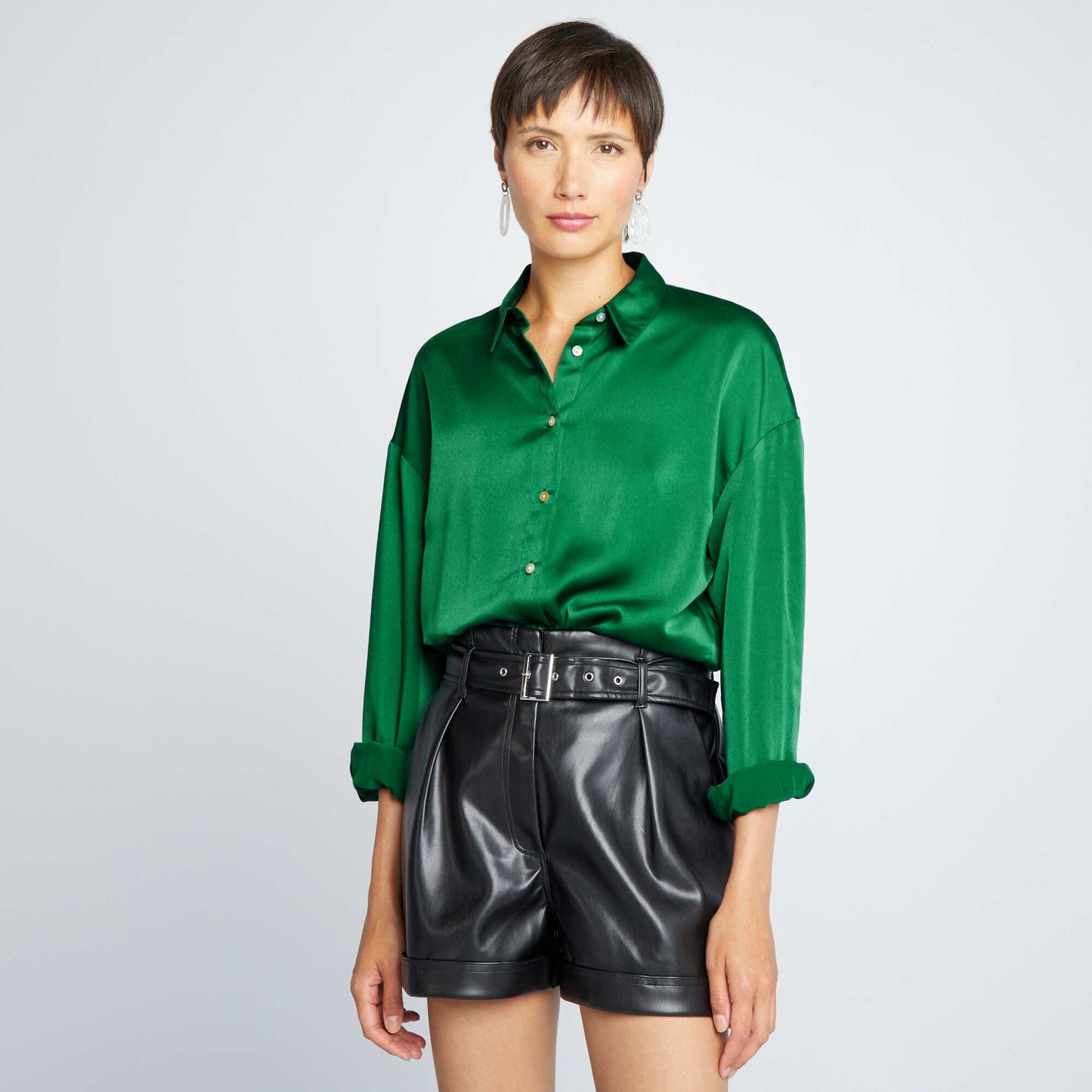 Long-sleeved satiny blouse Green