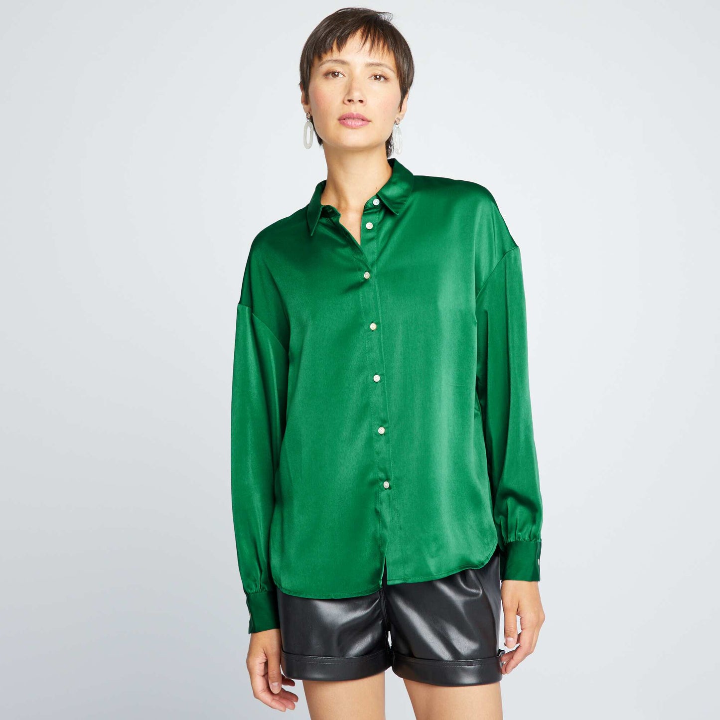 Long-sleeved satiny blouse Green