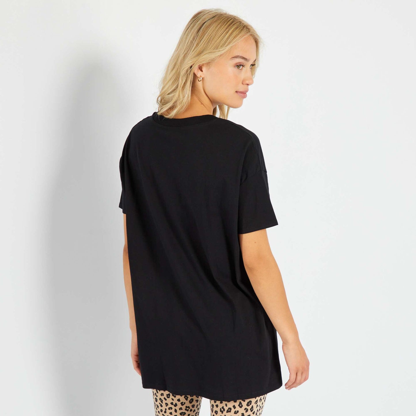 Long T-shirt with round neck BLACK