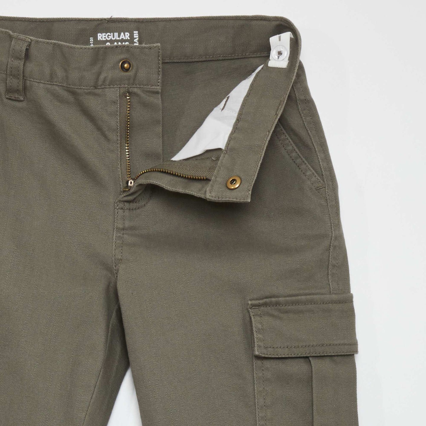 Slim-fit trousers with pockets KHAKI