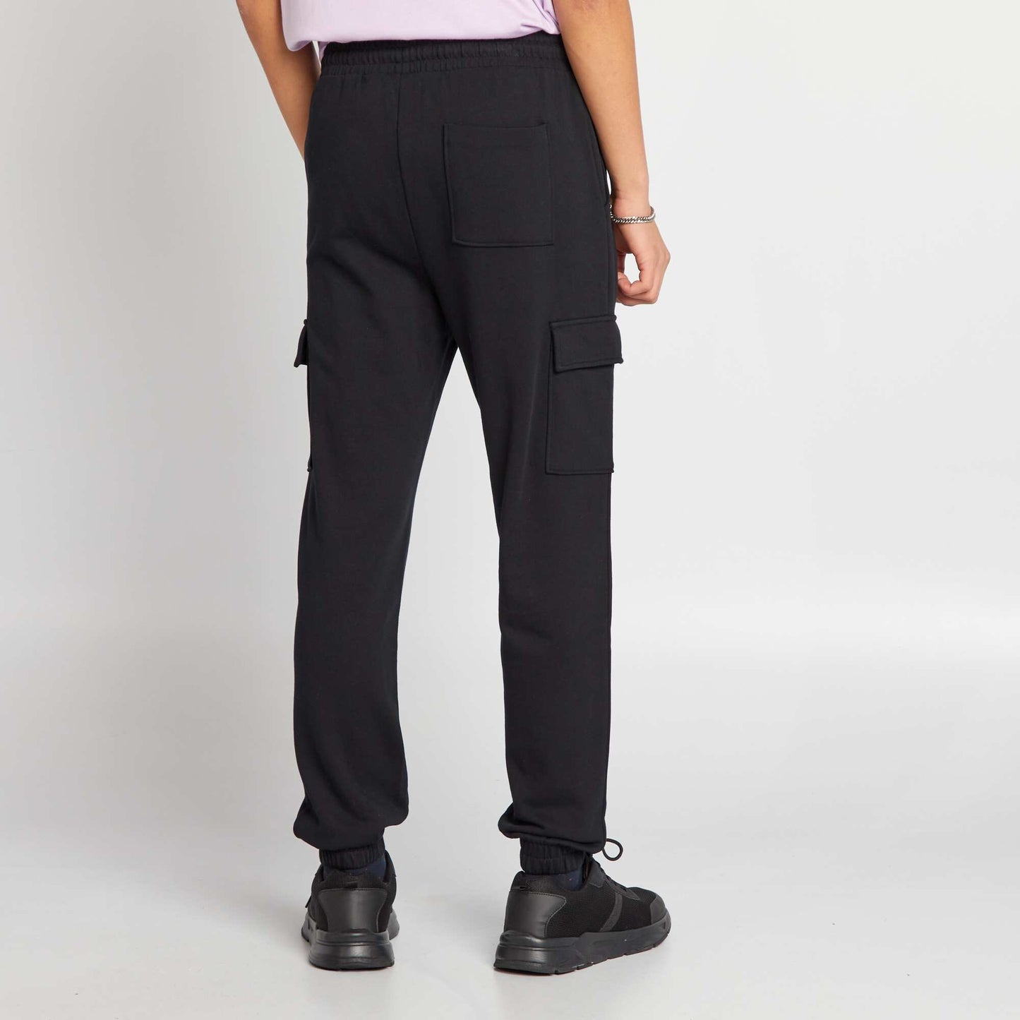 Cargo-style joggers black