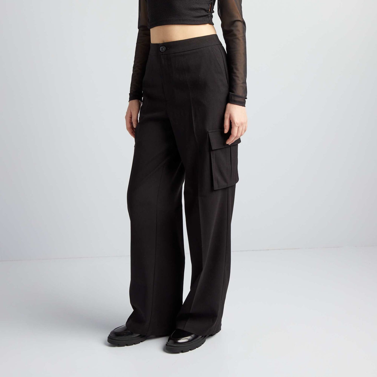 Flowing multi-pocket trousers black