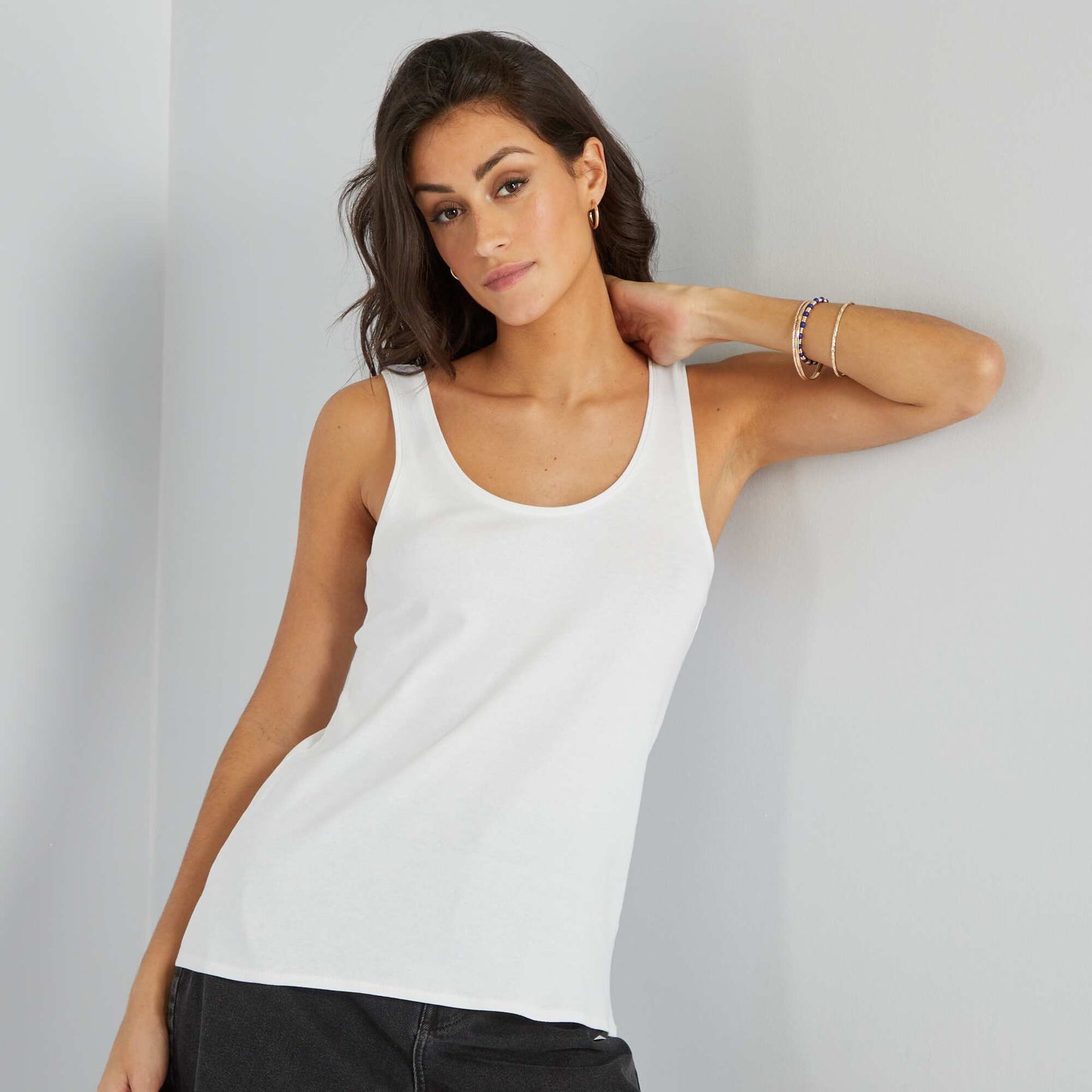 U-neck vest top White