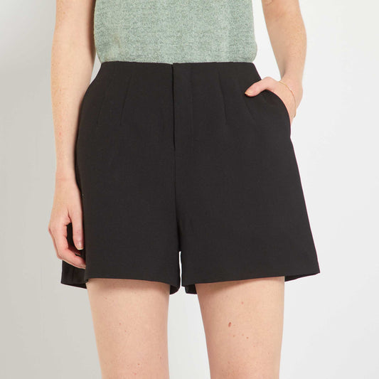 Smart high-waisted shorts black
