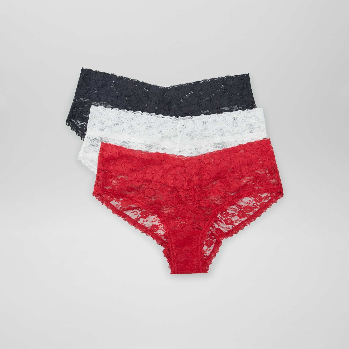 Pack of 3 pairs of lace shorties RED